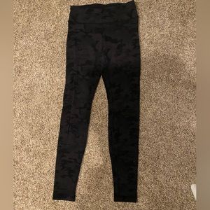 Lululemon camo leggings size 4